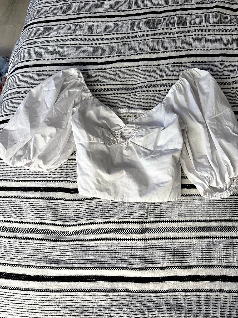 Abercrombie & Fitch O-Ring Poplin Top White Crop Top XS